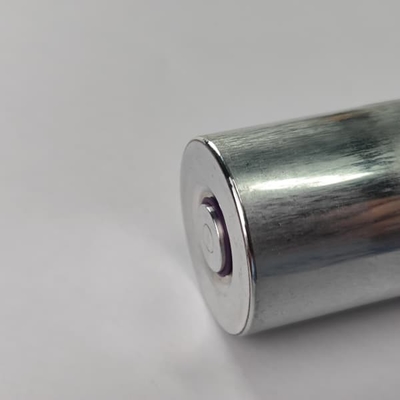 Ein guter Preis. Versiegelung und Schweißen von ZYLINDRISCHEN BATTERIEN Online